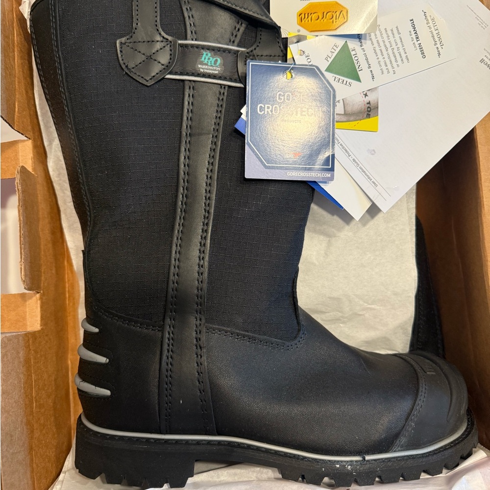 NEW Black Mens Boots